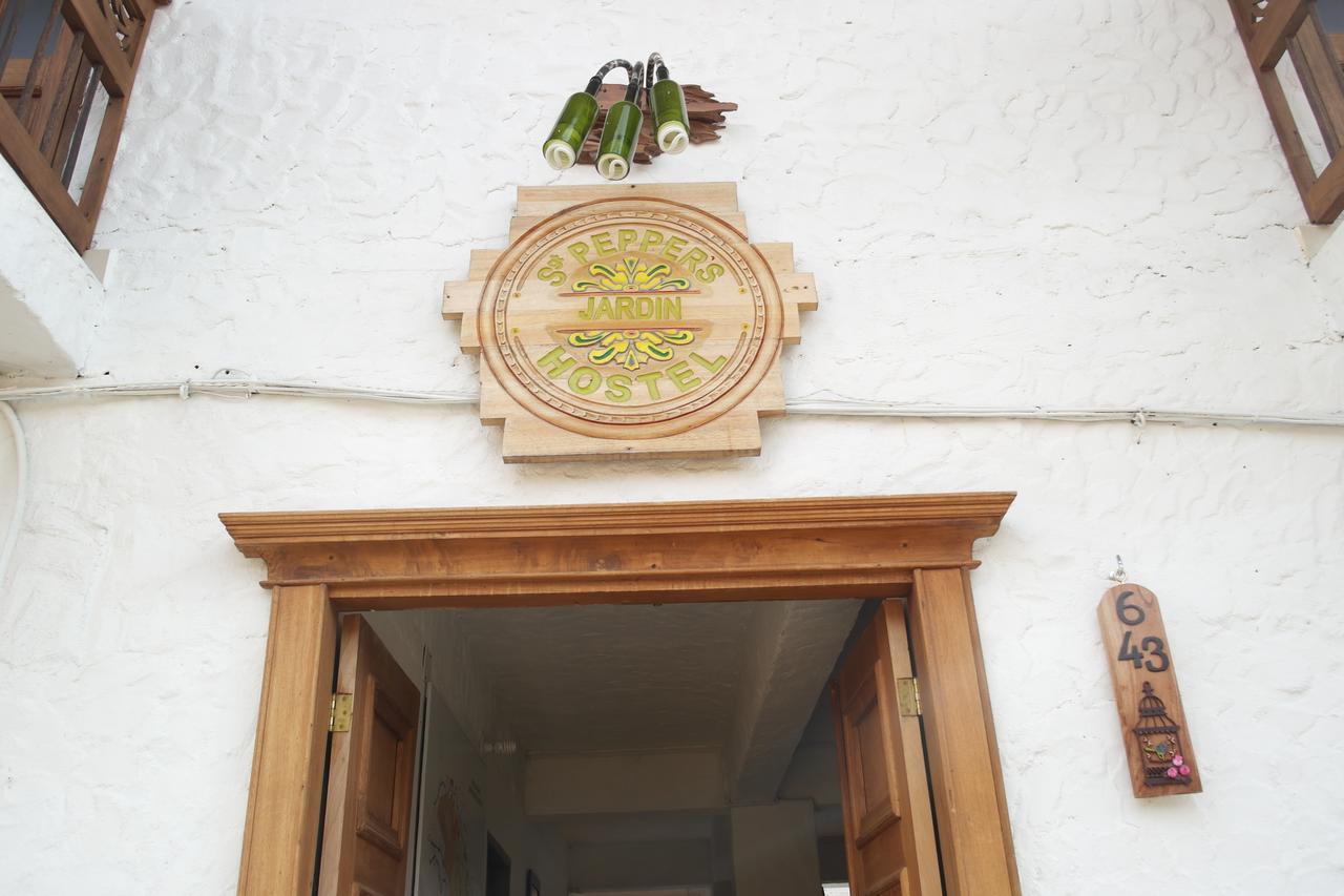Sergeant Pepper'S Hostel Jardín Exterior photo