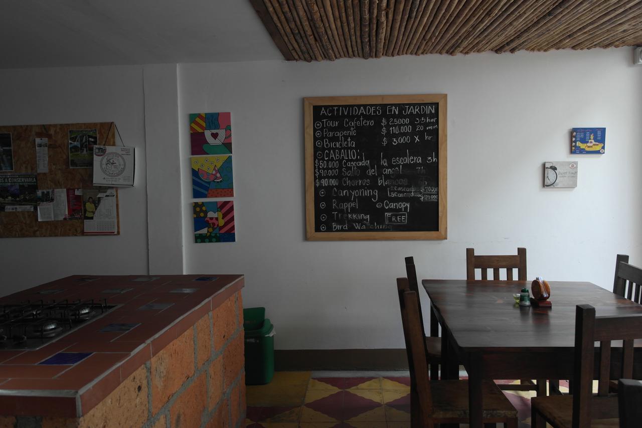 Sergeant Pepper'S Hostel Jardín Exterior photo