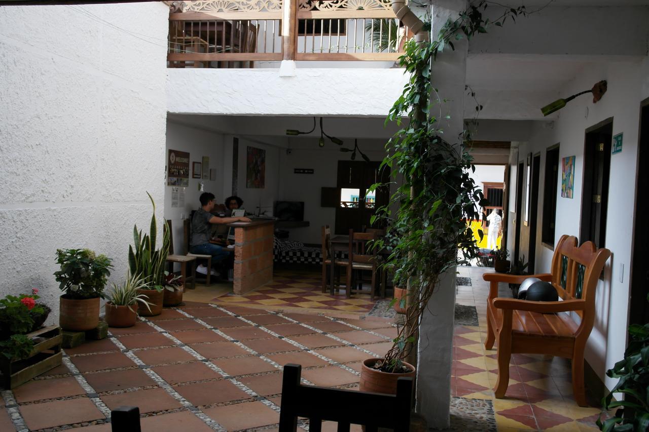 Sergeant Pepper'S Hostel Jardín Exterior photo