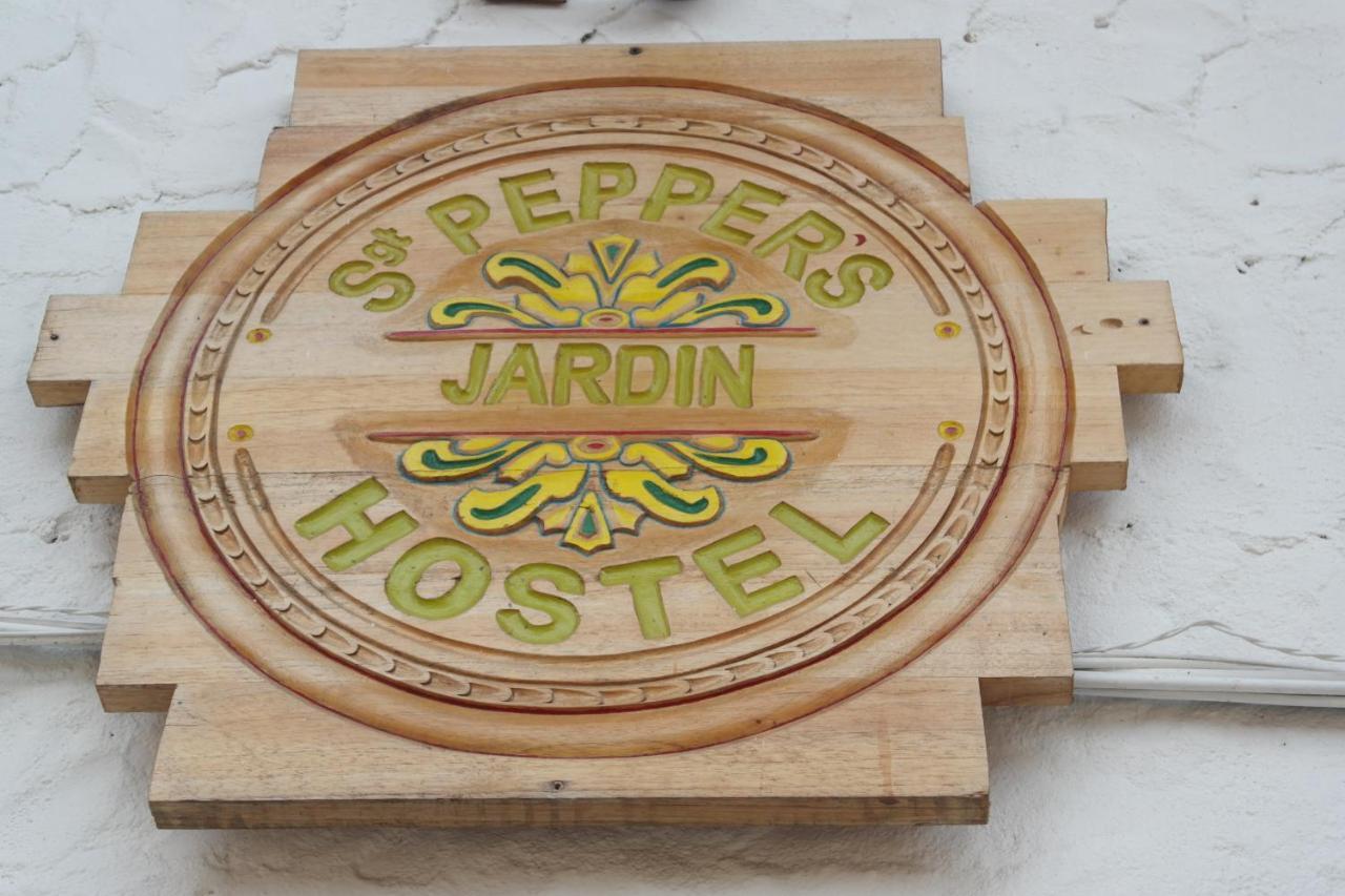 Sergeant Pepper'S Hostel Jardín Exterior photo
